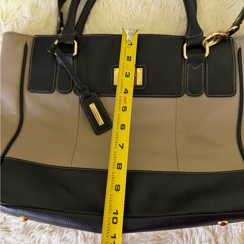 Tignanello Black and Tan Tote Bag - Picture 14 of 16